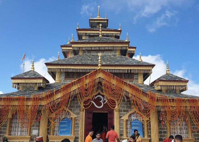 Stay near Surkanda Devi Temple